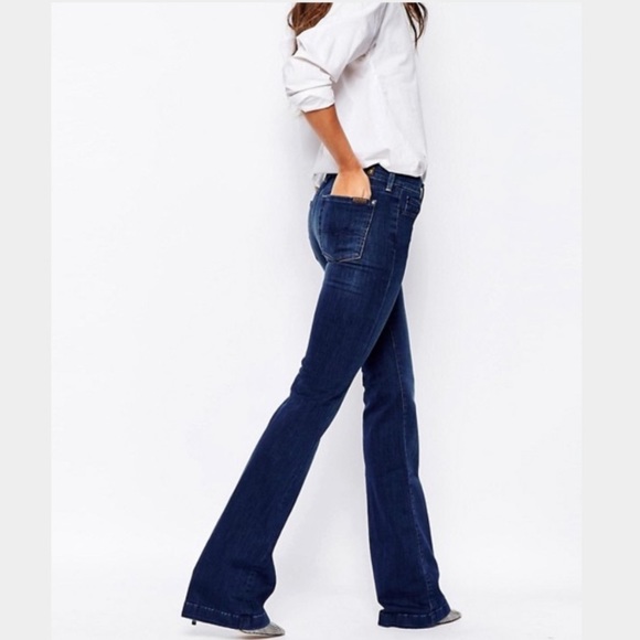 7 For All Mankind Charlize flare jeans in light wash Size 29 but fit like a 28. - Picture 4 of 12